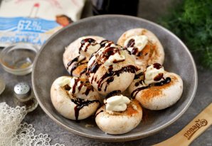 Шампиньоны запечённые с майонезом и пряностями