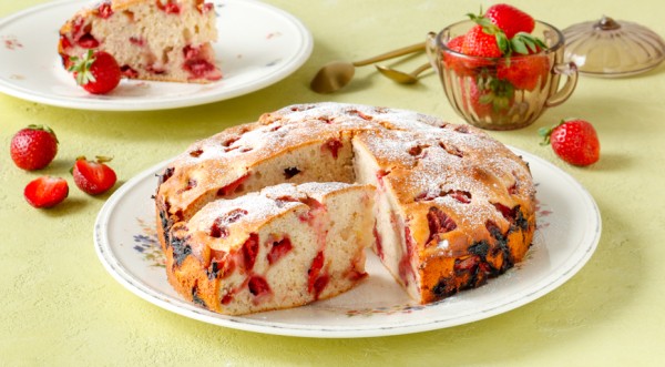 Шарлотка с клубникой, пошаговый рецепт с фото Шарлотка с клубникой, пошаговый рецепт с фото