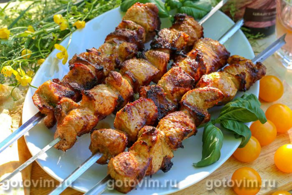 Шашлык из свинины в маринаде из лимона с паприкой