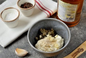 Соус "Цезарь" с анчоусами Соус "Цезарь" с анчоусами