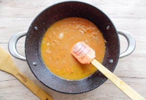 Спагетти с тефтельками под острым томатным соусом