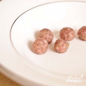 Суп с фрикадельками и помидорами Суп с фрикадельками и помидорами