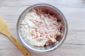 Тефтели в сметанно-томатном соусе в духовке