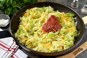 Тушеная капуста по-русски