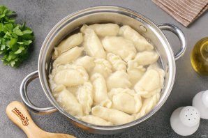 Вареники с жареным луком