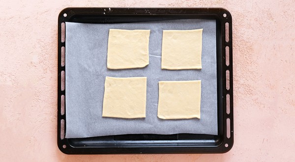 Вкусные сладкие булочки с вишней, пошаговый рецепт с фото