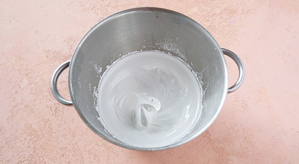 Вкусные сладкие булочки с вишней, пошаговый рецепт с фото