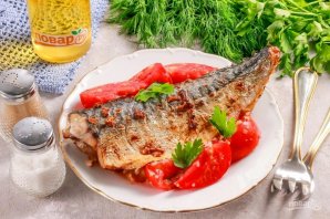 Запеченная скумбрия с чесноком и паприкой