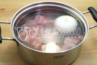 Зеленый борщ с щавелем и ревенем Зеленый борщ с щавелем и ревенем