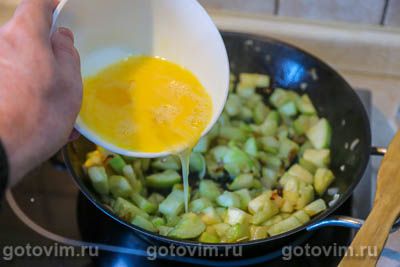 Жареные кабачки с яйцом и луком Жареные кабачки с яйцом и луком