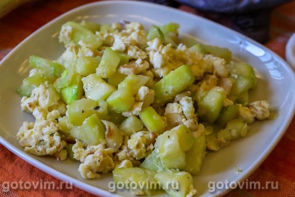 Жареные кабачки с яйцом и луком Жареные кабачки с яйцом и луком