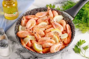 Жареные креветки с лимоном