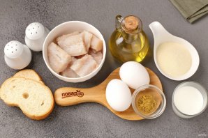 Жареные рыбные палочки из минтая в манной панировке