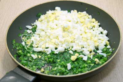 Бабушкины пирожки с яйцом и зеленым луком