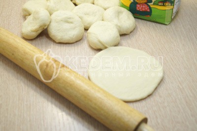 Бабушкины пирожки с яйцом и зеленым луком