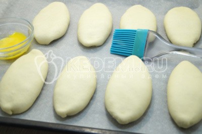 Бабушкины пирожки с яйцом и зеленым луком