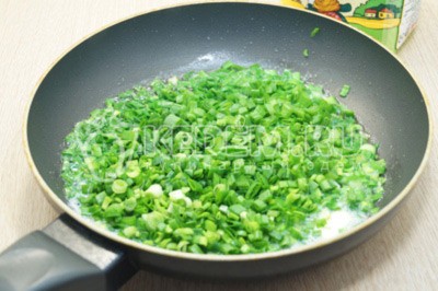 Бабушкины пирожки с яйцом и зеленым луком