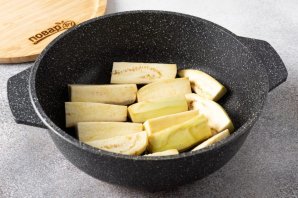 Баклажаны с зеленью и чесноком Баклажаны с зеленью и чесноком