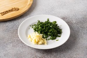 Баклажаны с зеленью и чесноком Баклажаны с зеленью и чесноком