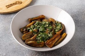 Баклажаны с зеленью и чесноком Баклажаны с зеленью и чесноком