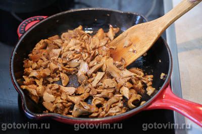 Блины на кефире с жареными грибами и баклажанами Блины на кефире с жареными грибами и баклажанами