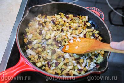 Блины на кефире с жареными грибами и баклажанами Блины на кефире с жареными грибами и баклажанами