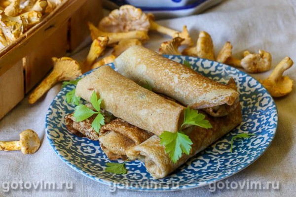 Блины на кефире с жареными грибами и баклажанами Блины на кефире с жареными грибами и баклажанами