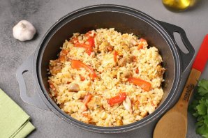 Ближневосточный плов с курицей и помидорами