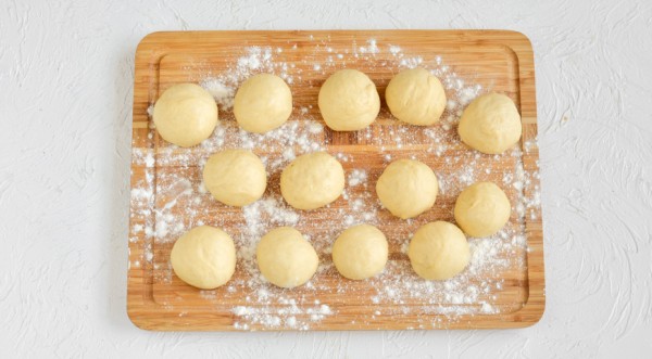 Дрожжевые пирожки с джемом, пошаговый рецепт с фото Дрожжевые пирожки с джемом, пошаговый рецепт с фото