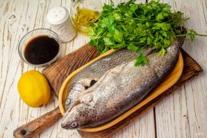 Форель с петрушкой в духовке Форель с петрушкой в духовке