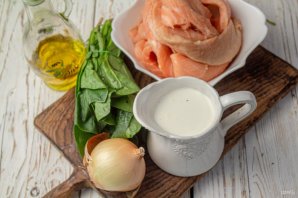 Форель запеченная со шпинатом Форель запеченная со шпинатом