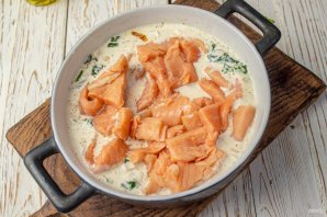 Форель запеченная со шпинатом Форель запеченная со шпинатом