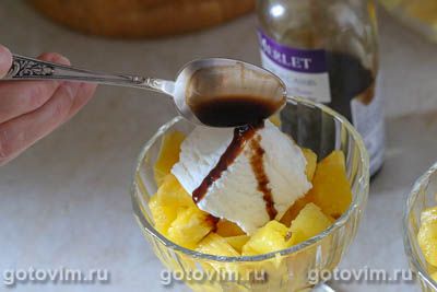 Фруктовый салат с мороженым