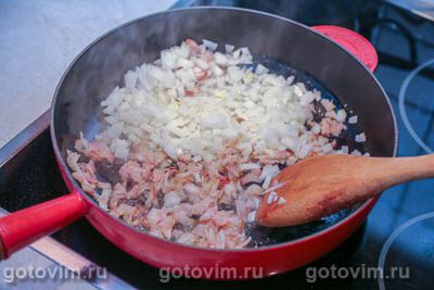 Картофельная запеканка с лисичками и беконом