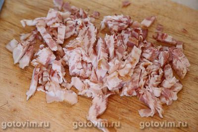 Картофельная запеканка с лисичками и беконом