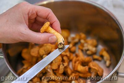 Картофельная запеканка с лисичками и беконом