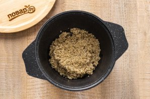 Каша из киноа с сухофруктами