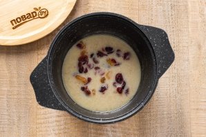 Каша из киноа с сухофруктами