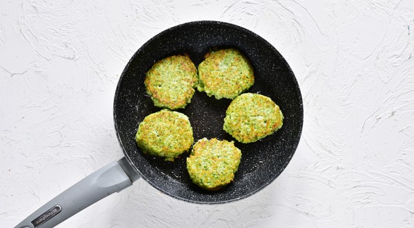 Котлеты из брокколи, пошаговый рецепт с фото