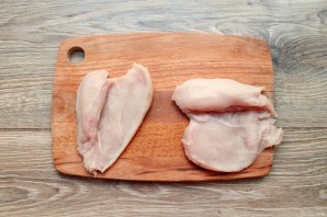 Курица с базиликом и помидорами