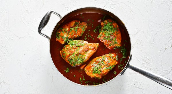 Куриная грудка, припущенная в томатном соусе, пошаговый рецепт с фото Куриная грудка, припущенная в томатном соусе, пошаговый рецепт с фото