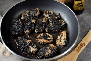 Куриное филе обжаренное в кунжуте "Куриный козинак" Куриное филе обжаренное в кунжуте "Куриный козинак"