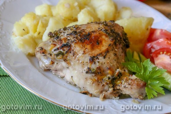 Куриные бедра с лимоном, орегано и базиликом по-гречески