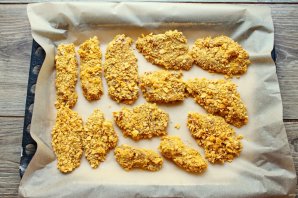 Куриные нагетсы в кукурузной панировке в духовке