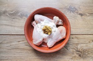 Куриные ножки в сметане и французской горчице