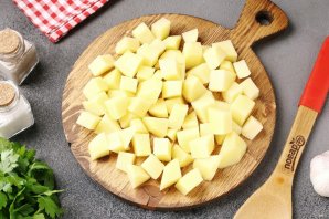 Куриный суп с сырными шариками и картофелем