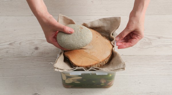 Малосольные огурцы с чесноком, пошаговый рецепт с фото