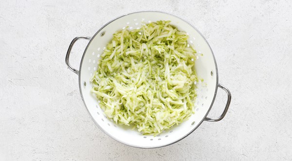 Оладьи из кабачков с морковью и сыром, пошаговый рецепт с фото Оладьи из кабачков с морковью и сыром, пошаговый рецепт с фото