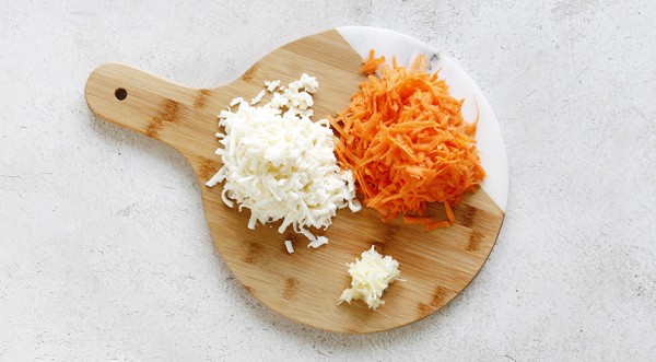 Оладьи из кабачков с морковью и сыром, пошаговый рецепт с фото Оладьи из кабачков с морковью и сыром, пошаговый рецепт с фото