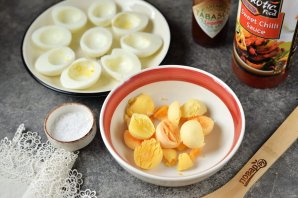 Острые пикантные яйца Острые пикантные яйца